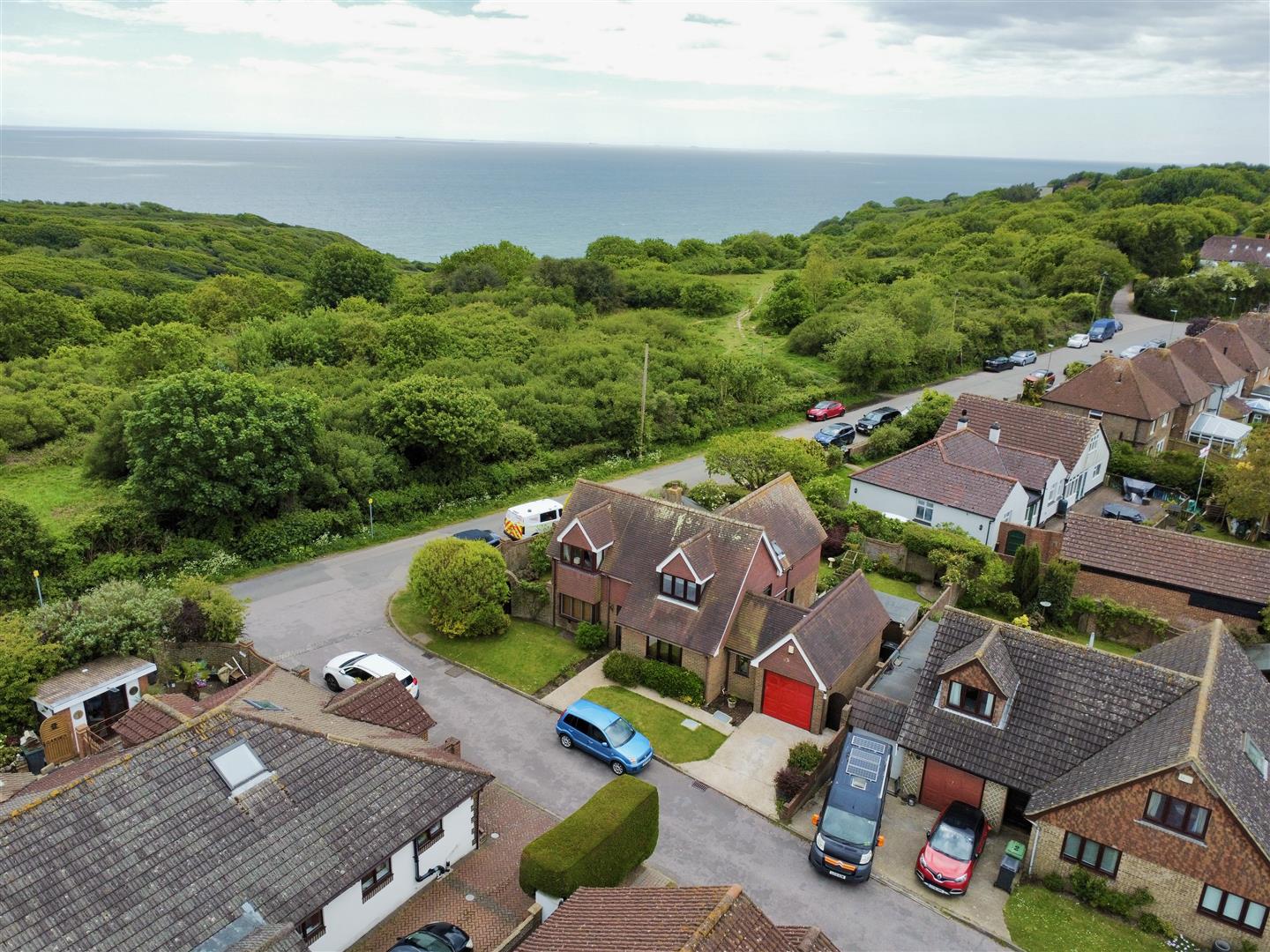 4 bed property in Glenview Close, Hastings